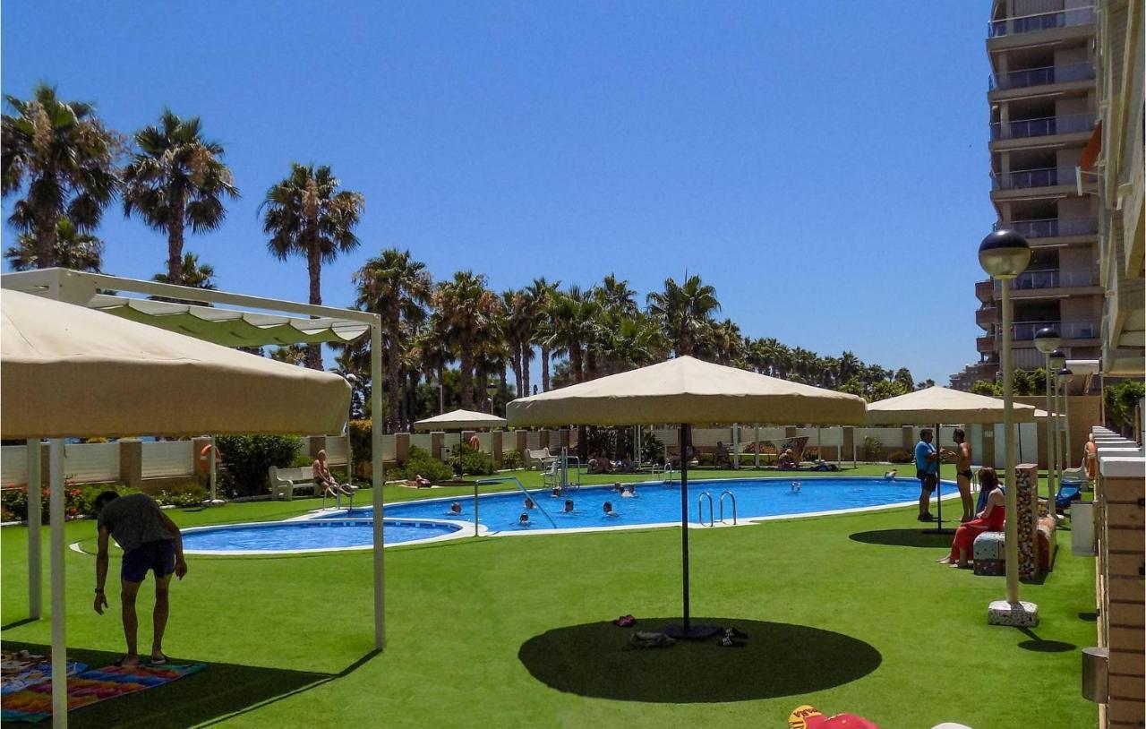 2 Bedroom Cozy In Oropesa Apartment